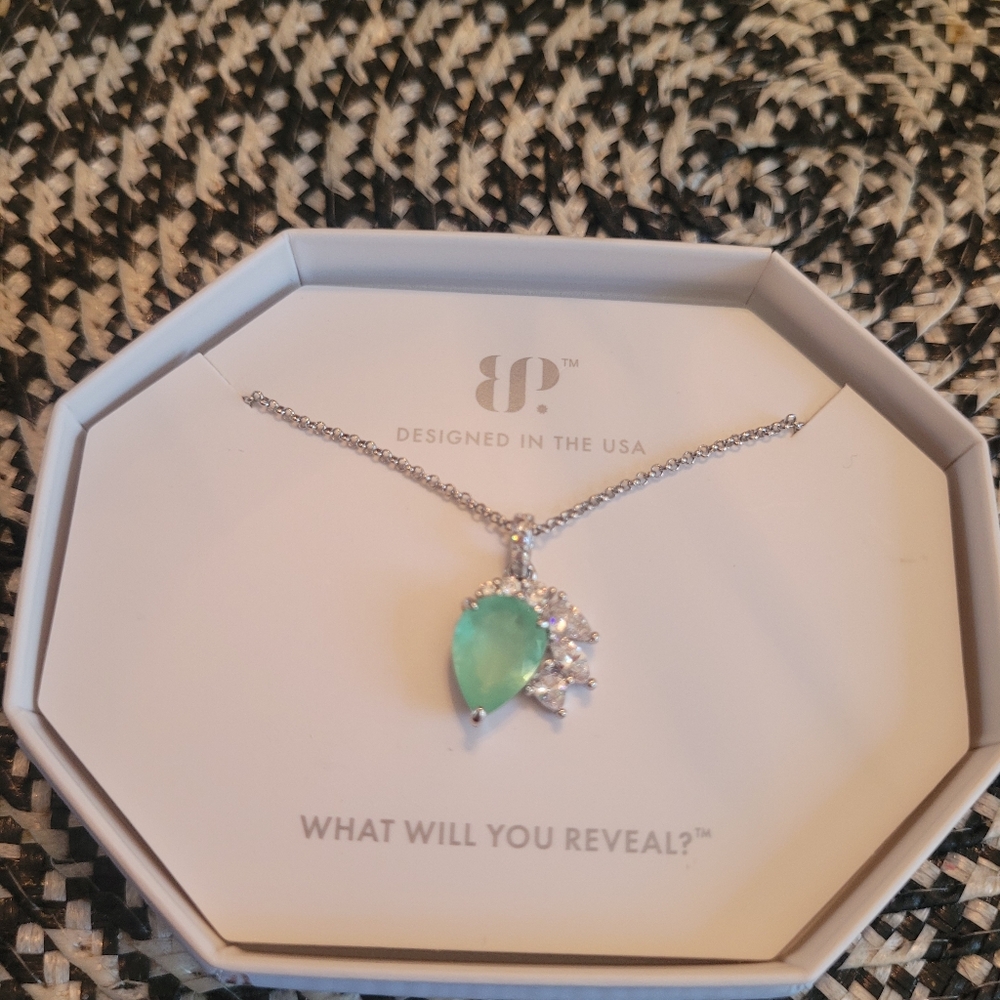 Bomb Party Mesmerized Beauty Necklace